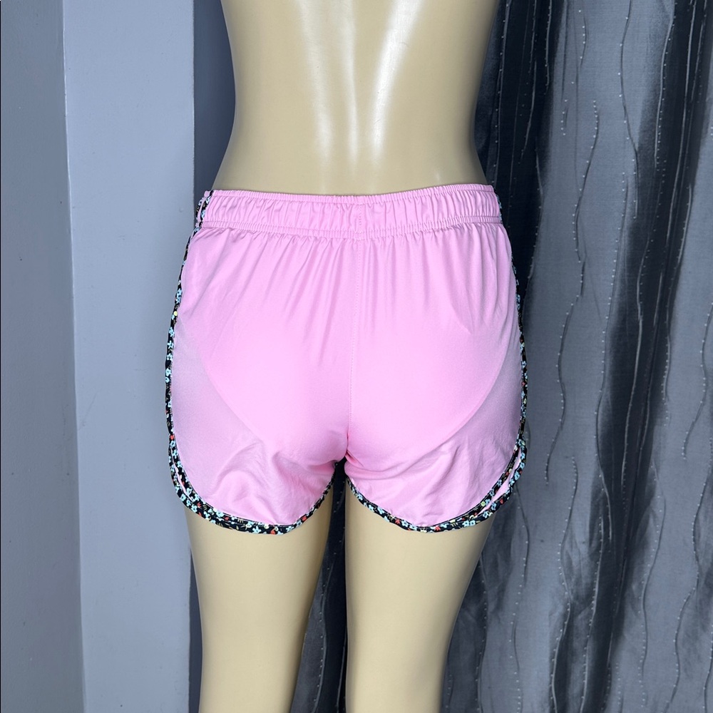 Nike Women’s Dri-Fit Athletic Shorts Sz XS Pink with Flowers - Picture 4 of 8